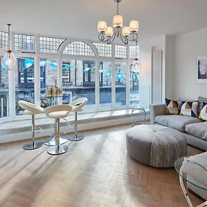 Host & - Oxford House Apartment