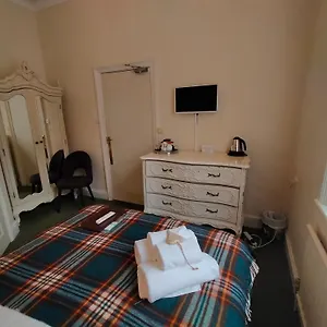 4* Pensión Arden House