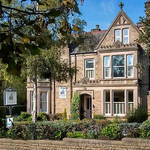4* Hotel Ascot House